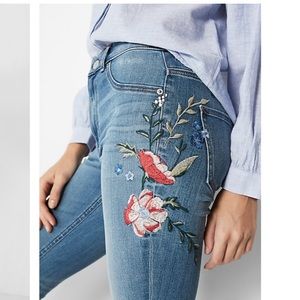 EXPRESS jeans w floral embroidery
